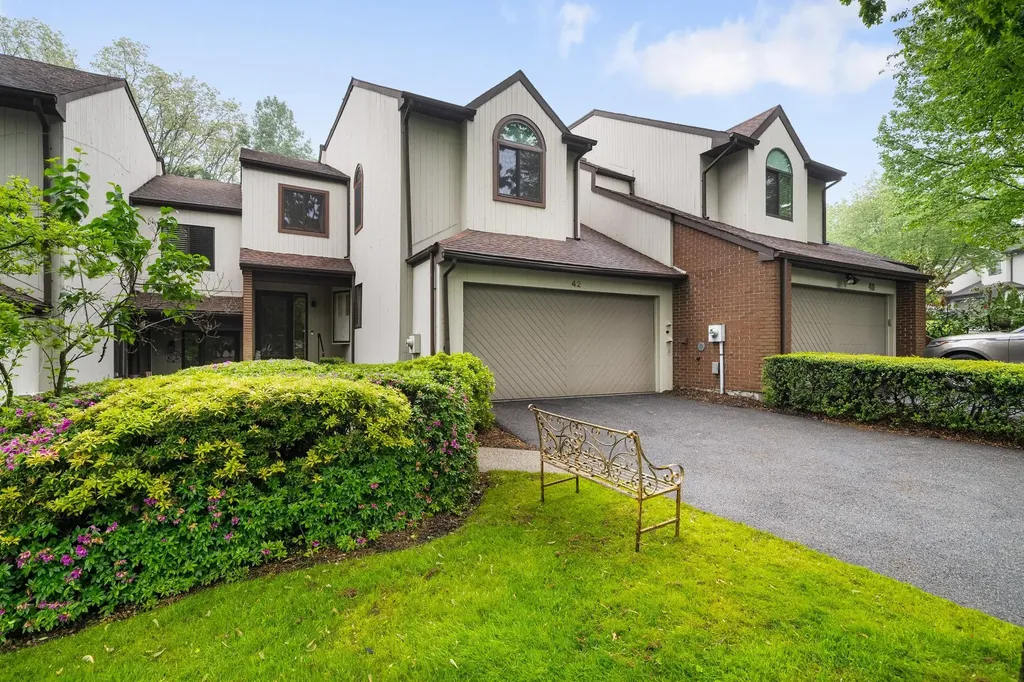 42 Brookridge Road New Rochelle NY 10804