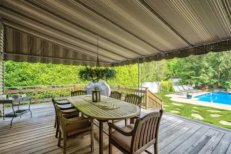 18 Placid Court Holbrook NY 11741