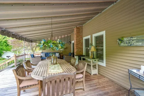 18 Placid Court Holbrook NY 11741
