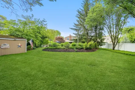18 Placid Court Holbrook NY 11741