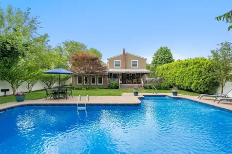 18 Placid Court Holbrook NY 11741