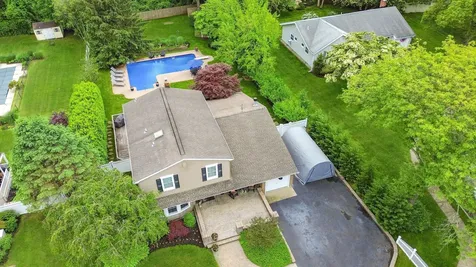 18 Placid Court Holbrook NY 11741