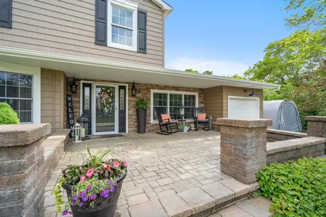 18 Placid Court Holbrook NY 11741