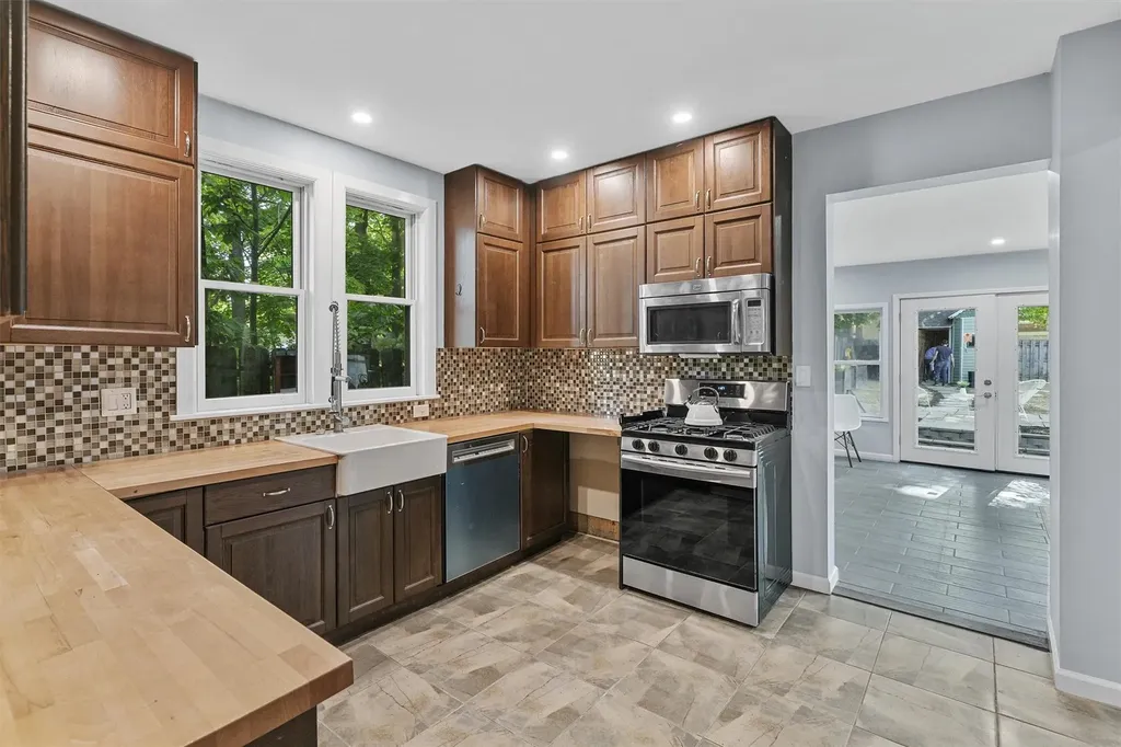 213 Walnut Street Peekskill NY 10566
