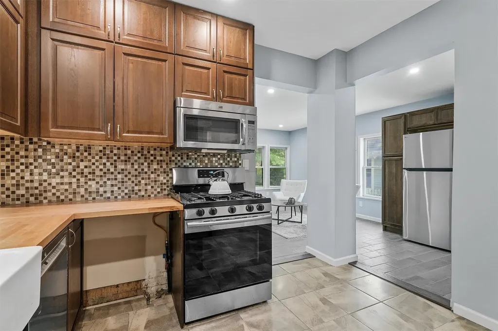 213 Walnut Street Peekskill NY 10566