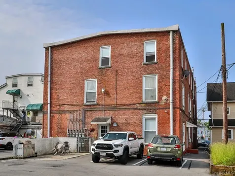 11 Goshen Avenue Washingtonville NY 10992