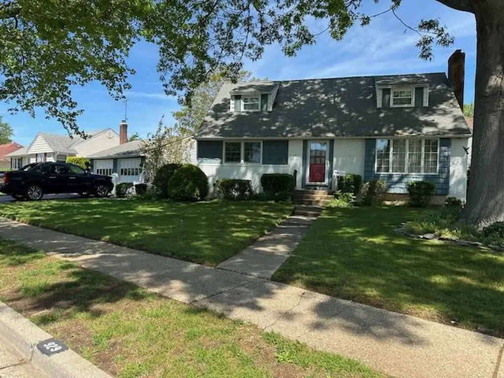 929 White Birch Lane Wantagh NY 11793