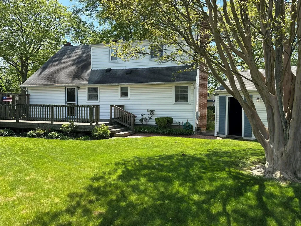 929 White Birch Lane Wantagh NY 11793