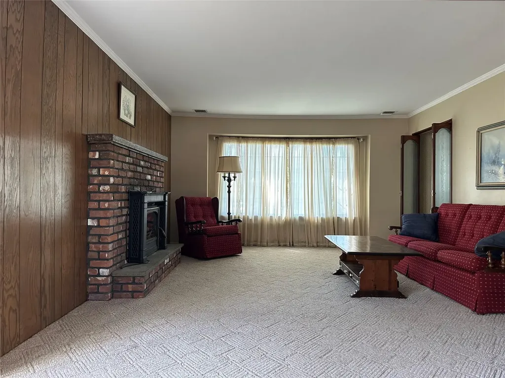929 White Birch Lane Wantagh NY 11793