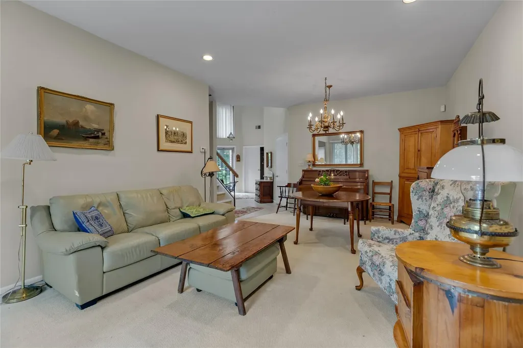 5 Lakeridge Drive Huntington NY 11743
