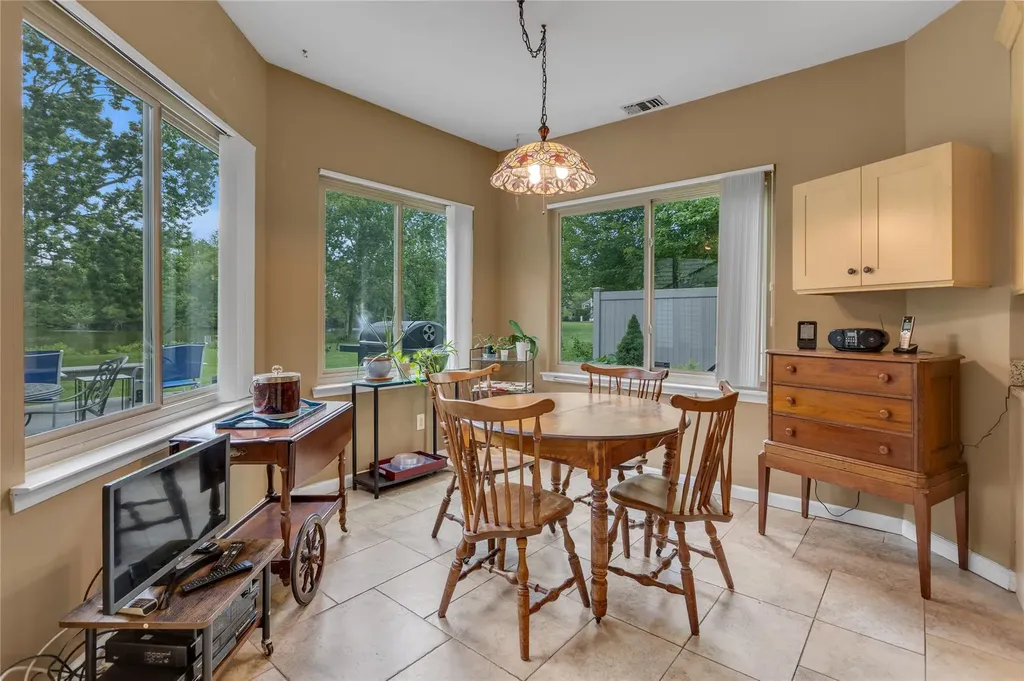 5 Lakeridge Drive Huntington NY 11743