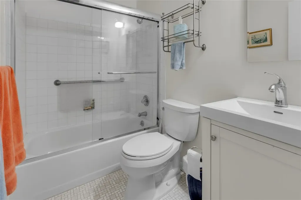 5 Lakeridge Drive Huntington NY 11743