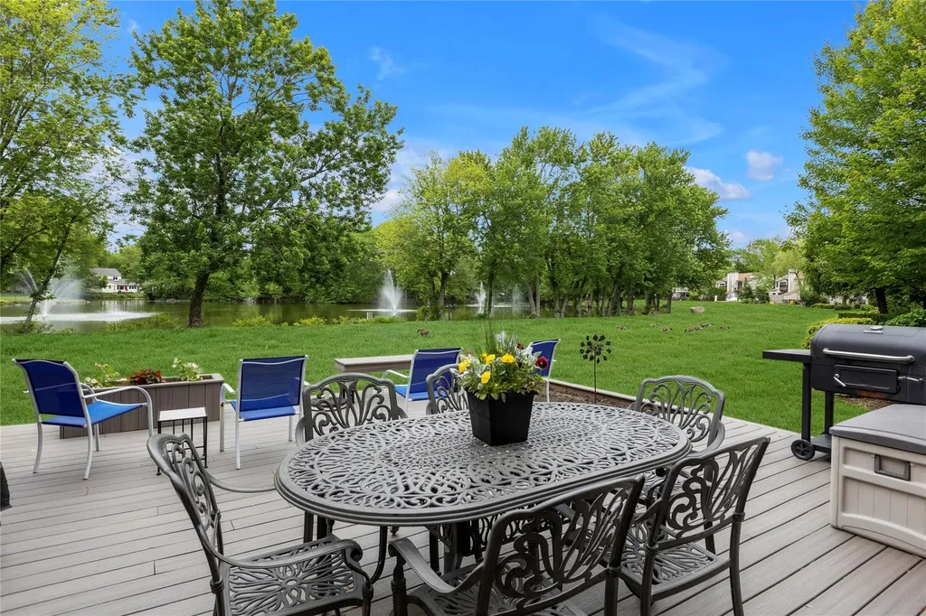5 Lakeridge Drive Huntington NY 11743