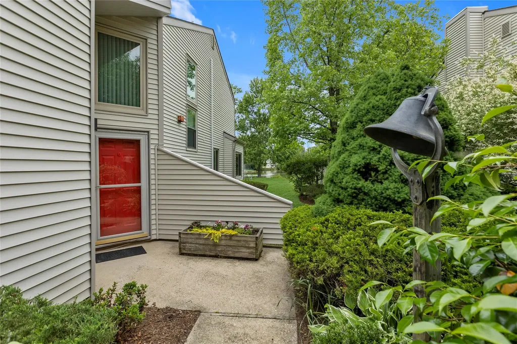 5 Lakeridge Drive Huntington NY 11743