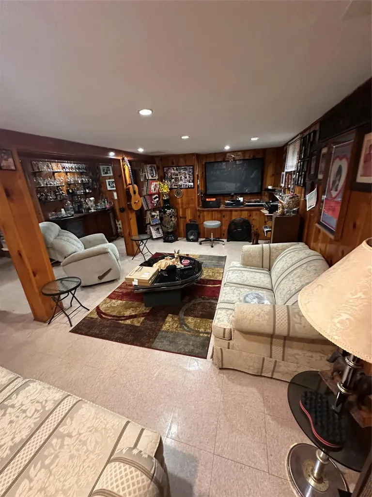 65 Stephen Place Valley Stream NY 11580