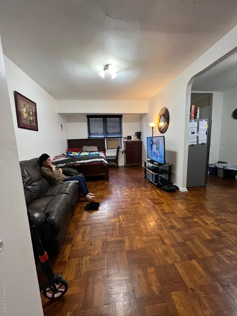3239 Barker Avenue Bronx NY 10467