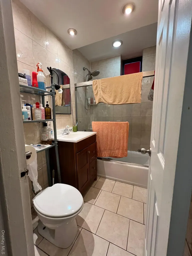 3239 Barker Avenue Bronx NY 10467