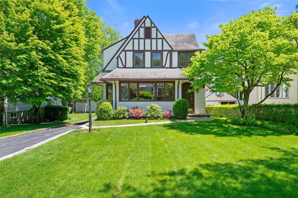 44 Hamilton Road Scarsdale NY 10583