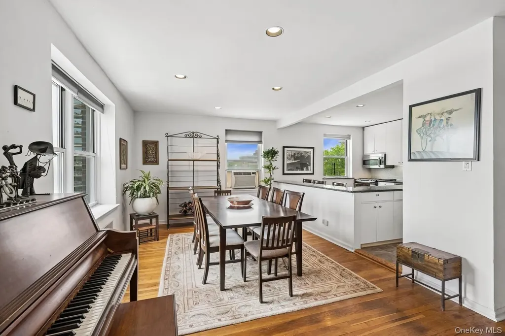 162-41 Powells Cove Boulevard Beechhurst NY 11357