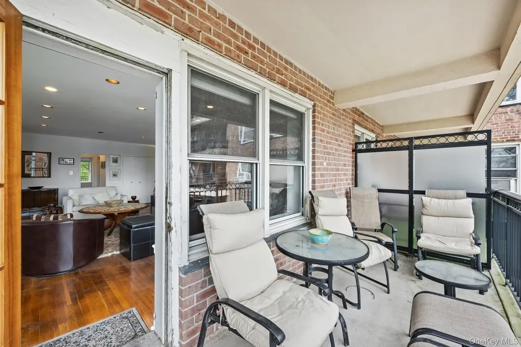 162-41 Powells Cove Boulevard Beechhurst NY 11357