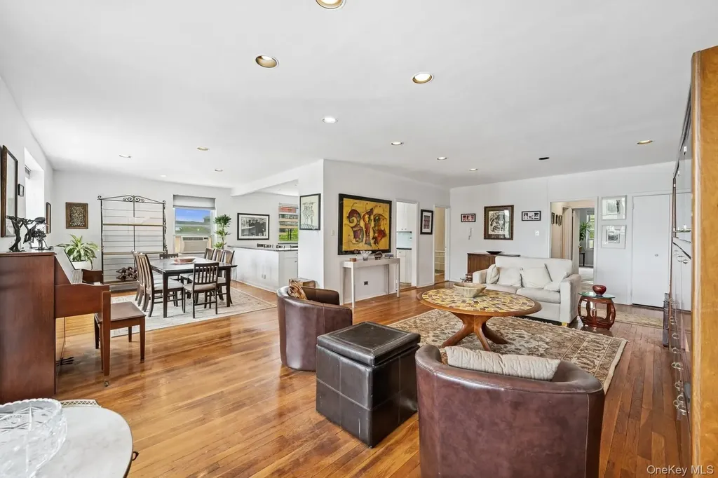 162-41 Powells Cove Boulevard Beechhurst NY 11357