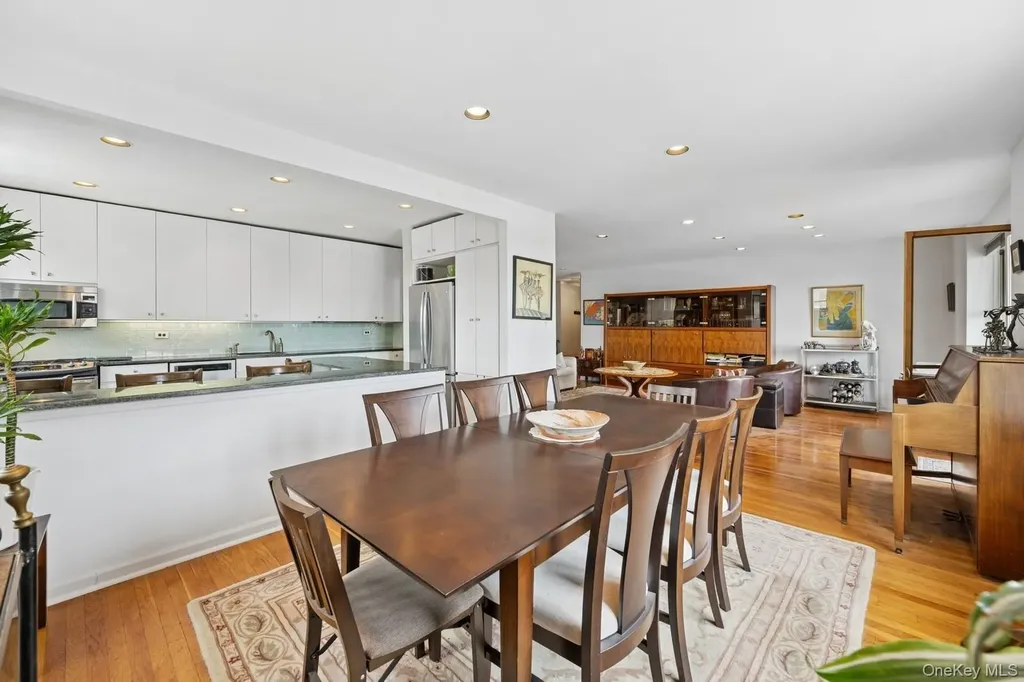 162-41 Powells Cove Boulevard Beechhurst NY 11357