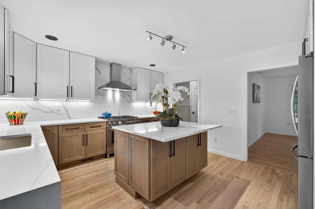 19 Mega Lane Carmel NY 10512