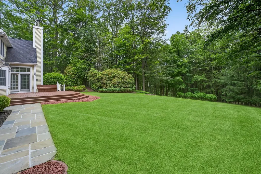 19 Mega Lane Carmel NY 10512