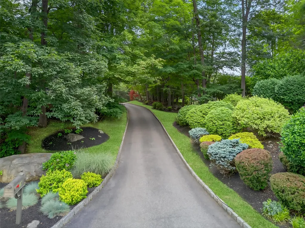19 Mega Lane Carmel NY 10512