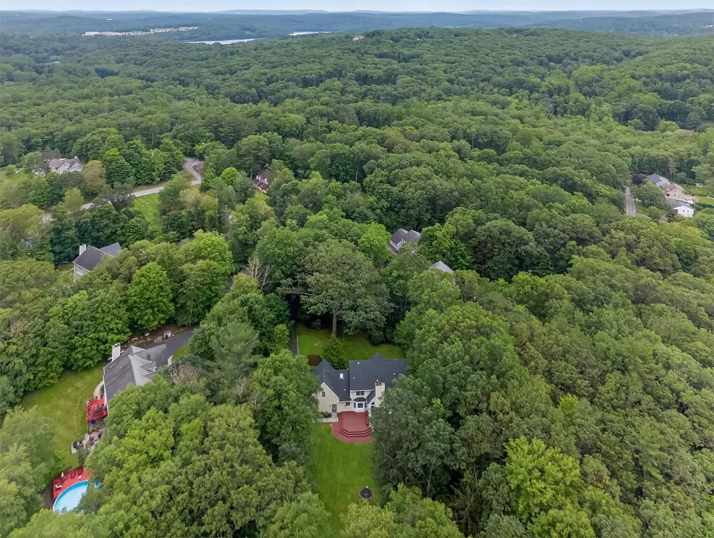 19 Mega Lane Carmel NY 10512