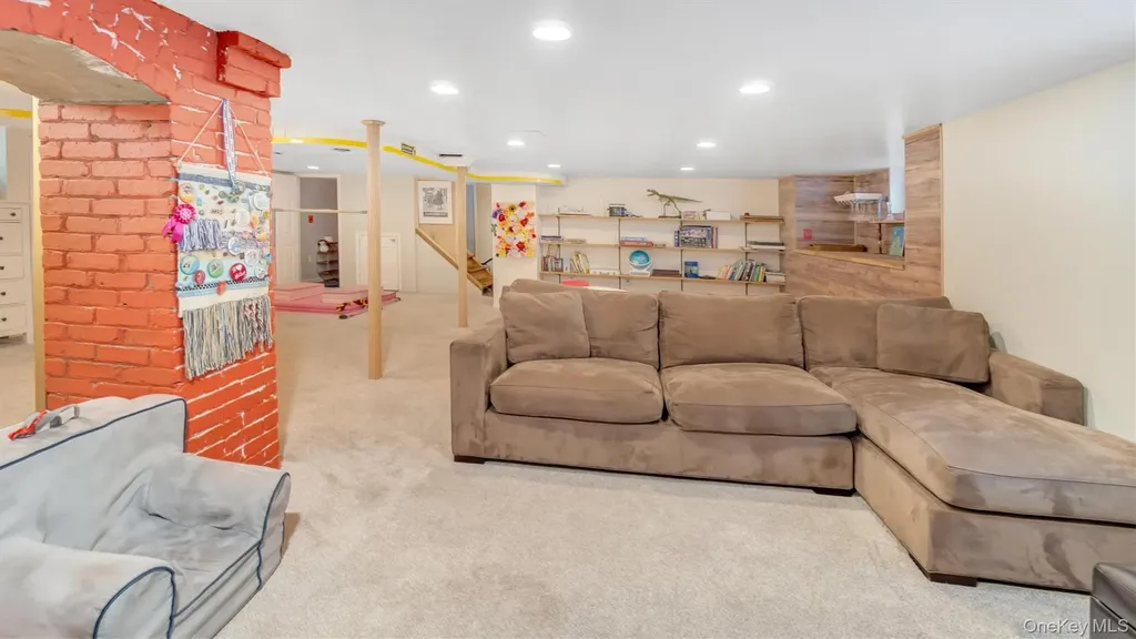 143 Hallock Street Riverhead NY 11901