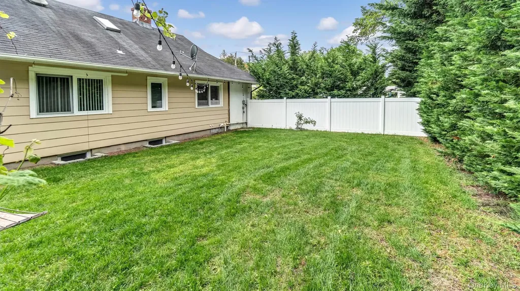 143 Hallock Street Riverhead NY 11901