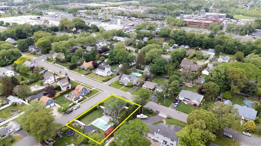 143 Hallock Street Riverhead NY 11901