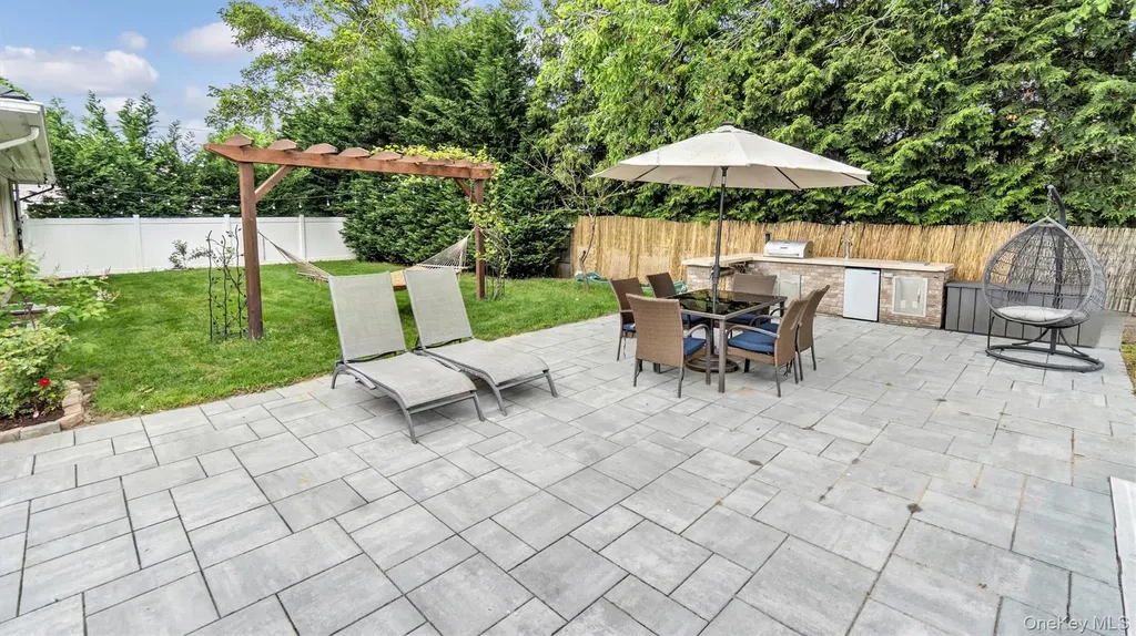 143 Hallock Street Riverhead NY 11901