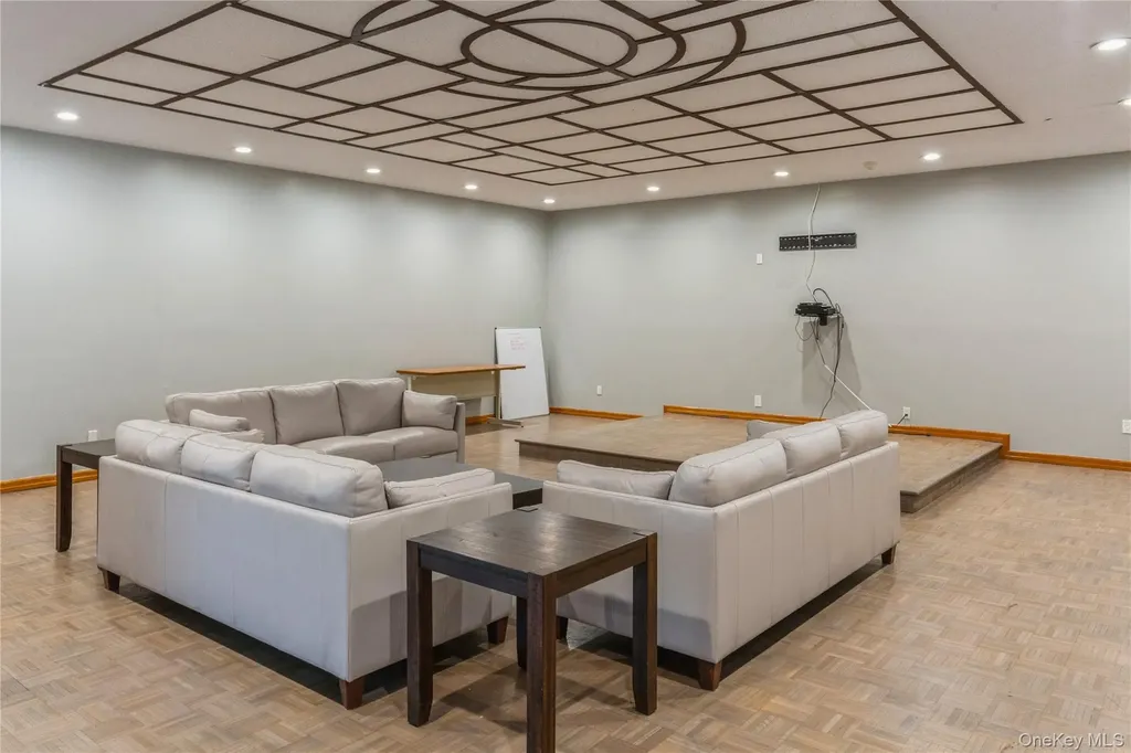 71 Pointe Circle S Coram NY 11727