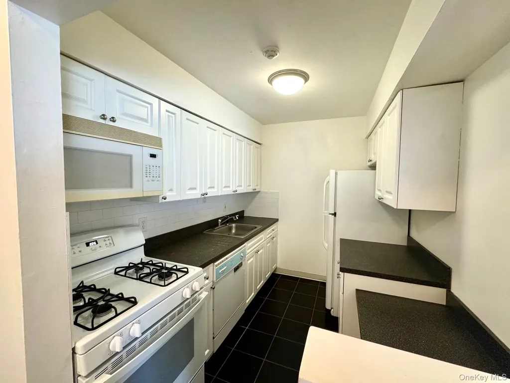 71 Pointe Circle S Coram NY 11727