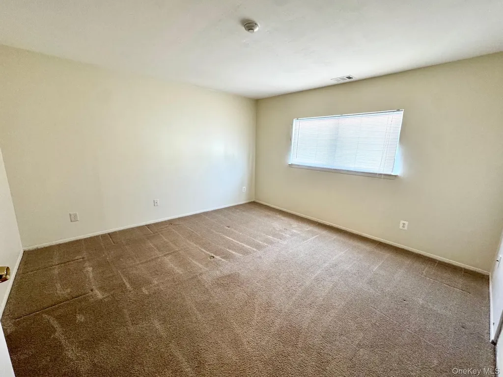 71 Pointe Circle S Coram NY 11727