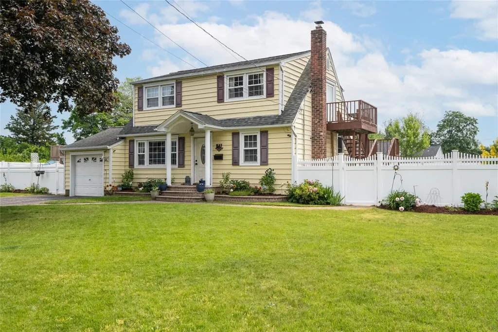 1547 Lincoln Boulevard Bay Shore NY 11706