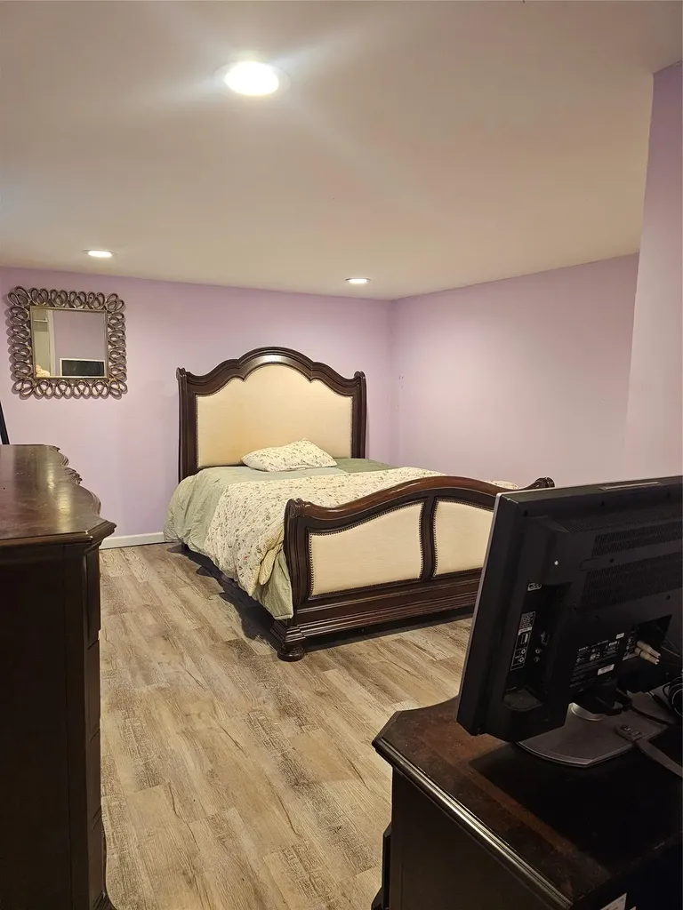 52 Hilltop Lane Wheatley Heights NY 11798