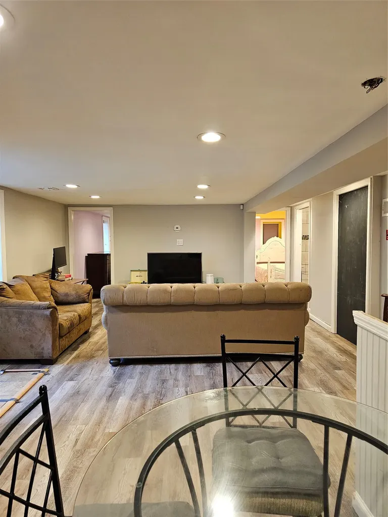 52 Hilltop Lane Wheatley Heights NY 11798