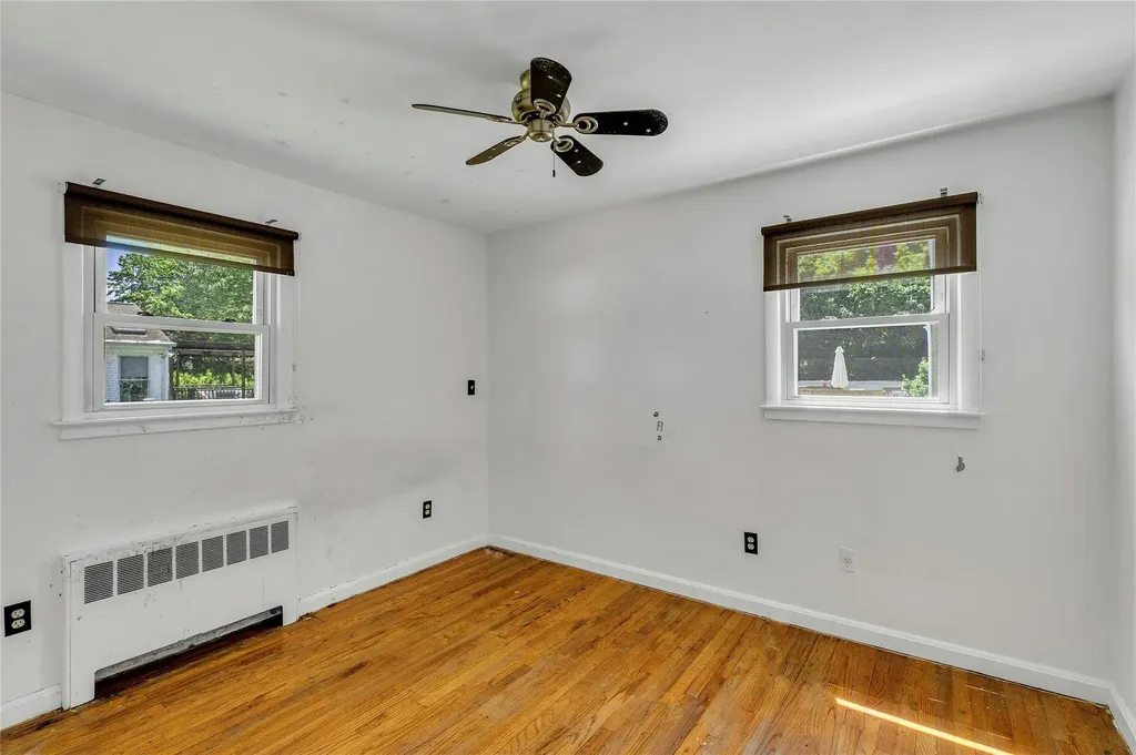 4 Lowell Avenue Greenlawn NY 11740