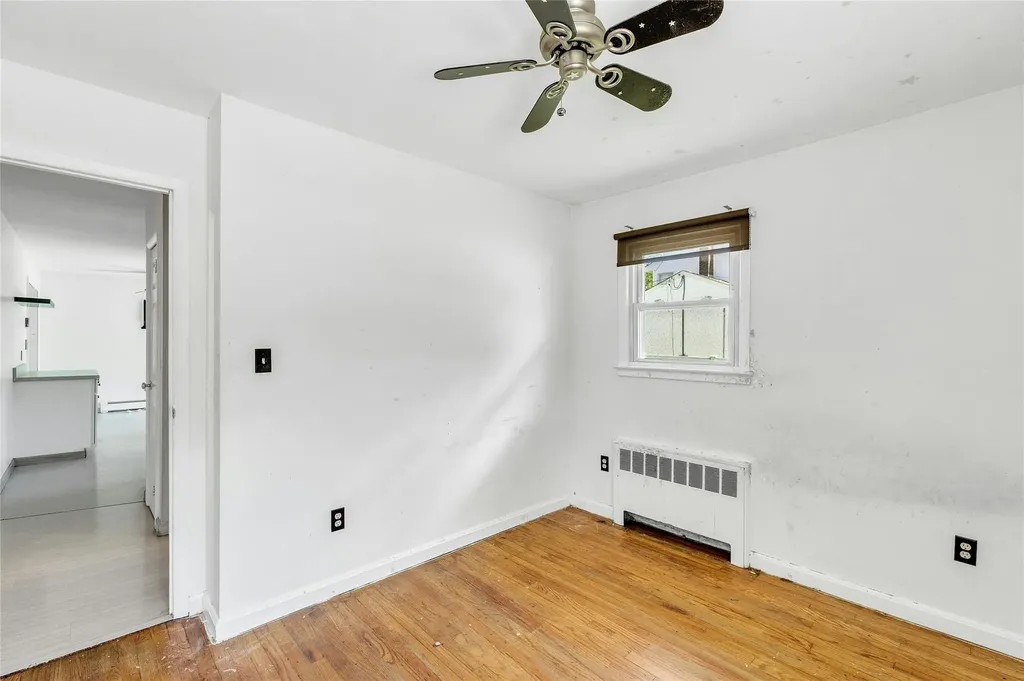 4 Lowell Avenue Greenlawn NY 11740