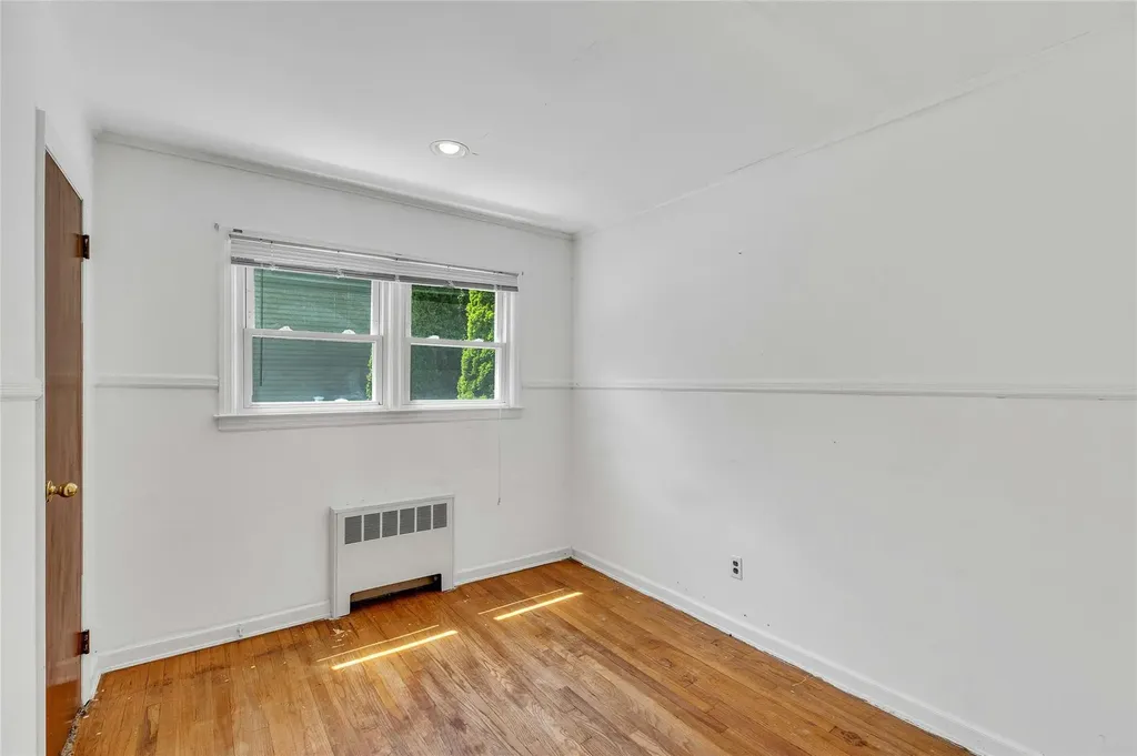 4 Lowell Avenue Greenlawn NY 11740