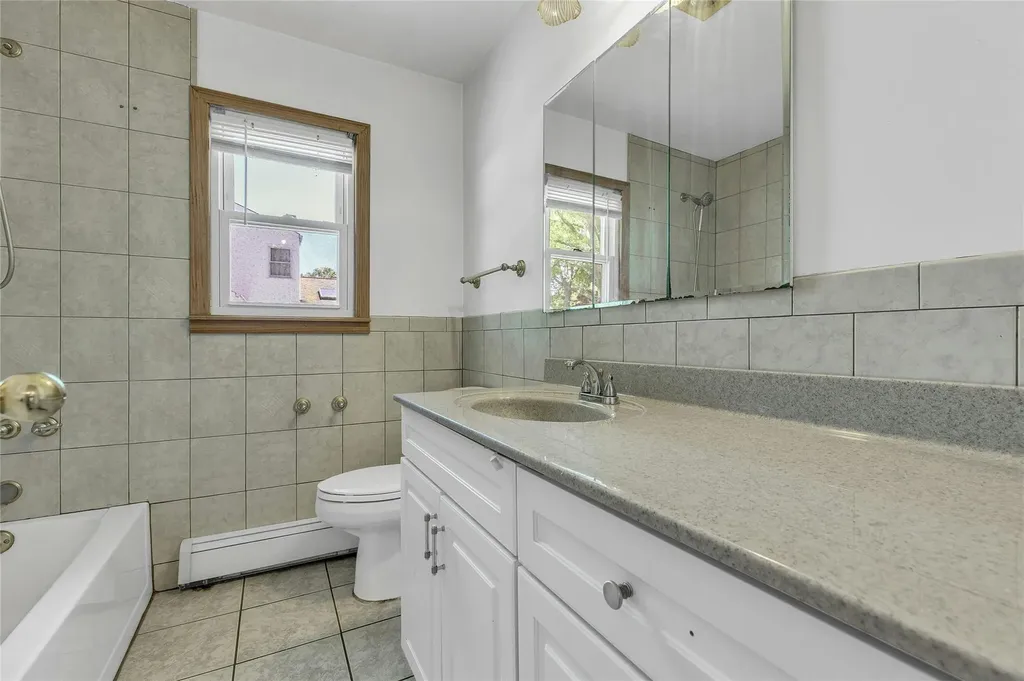 4 Lowell Avenue Greenlawn NY 11740