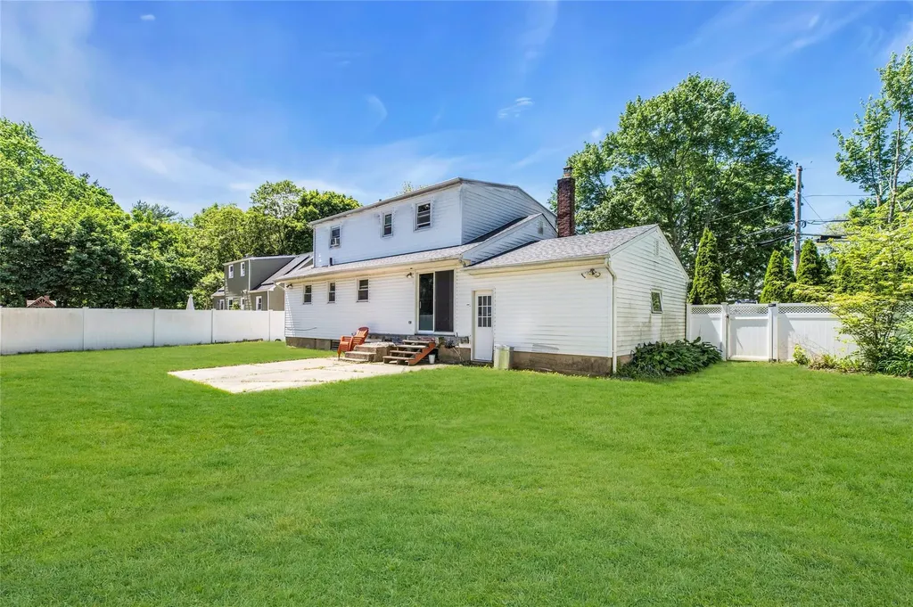 4 Lowell Avenue Greenlawn NY 11740