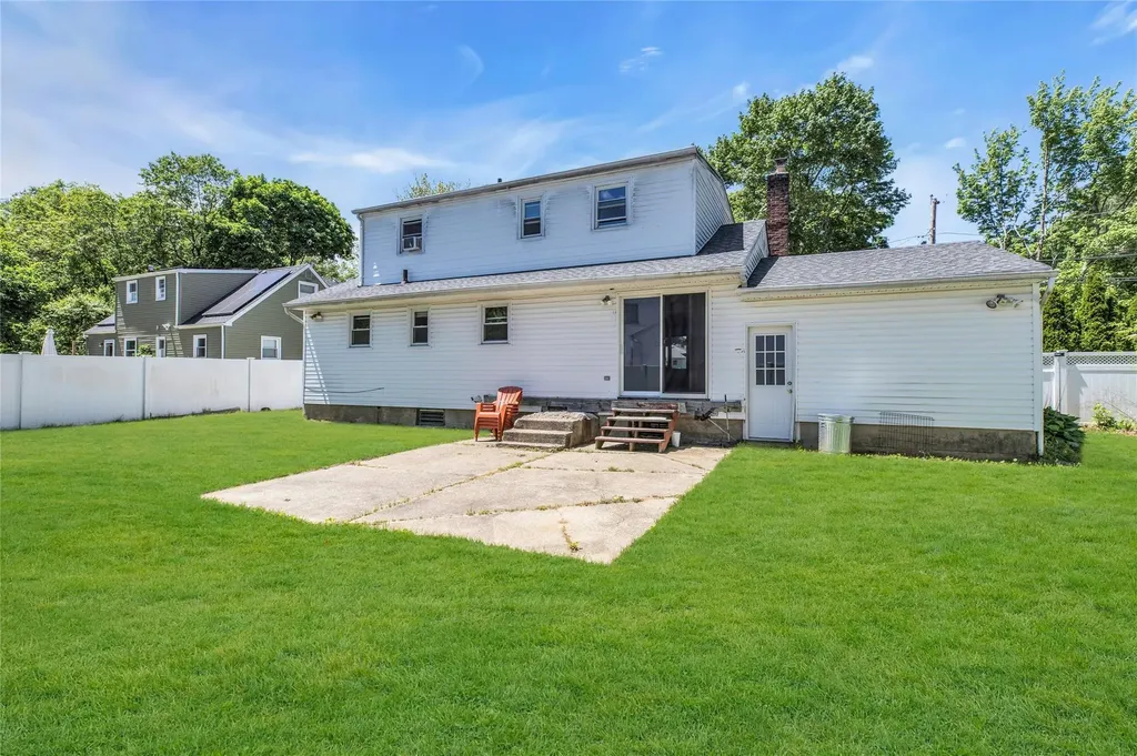 4 Lowell Avenue Greenlawn NY 11740