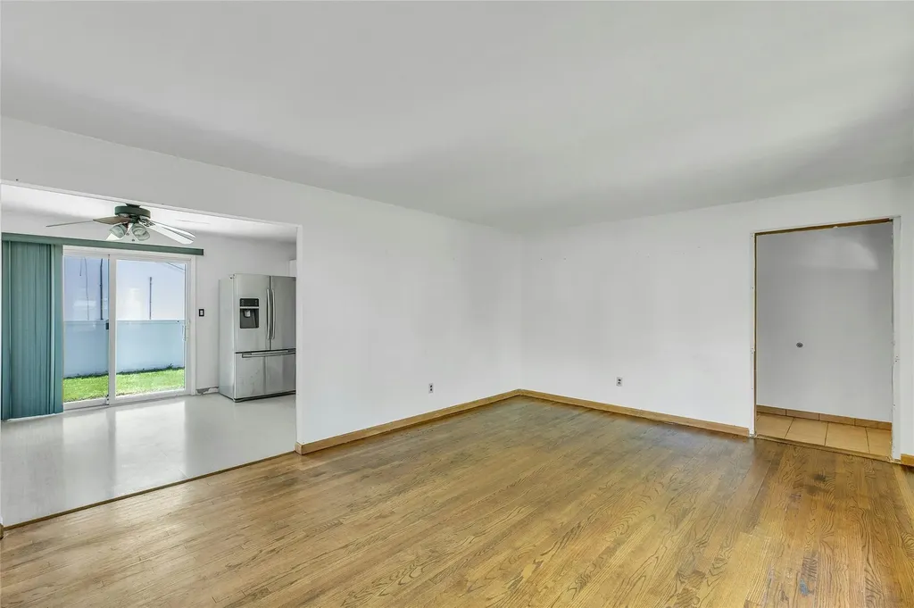 4 Lowell Avenue Greenlawn NY 11740