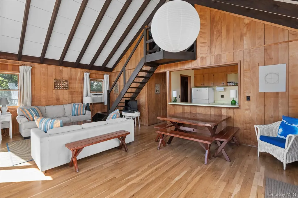 66 Bungalow Walk Ocean Beach NY 11770