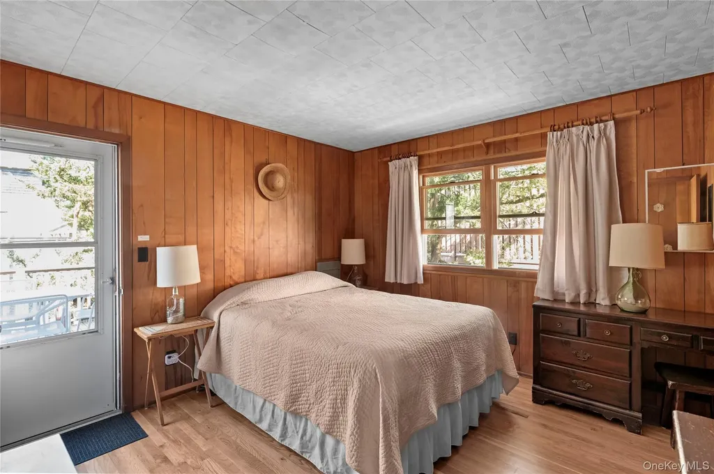66 Bungalow Walk Ocean Beach NY 11770