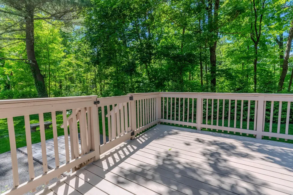 6 Knolls Road Poughkeepsie NY 12601